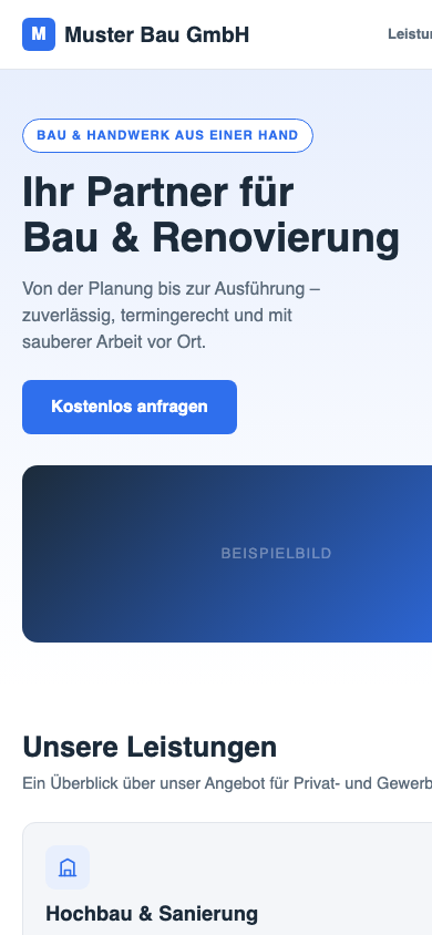 Beispiel-Website „Muster Bau GmbH“ – Startseite auf dem Smartphone